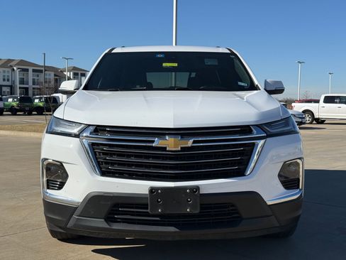 Certified 2023 Chevrolet Traverse LT image 2