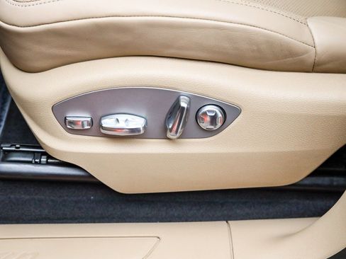 Certified 2025 Porsche Macan image 23