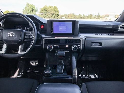 Used 2025 Toyota Tacoma TRD Sport AWD/4WD image 12