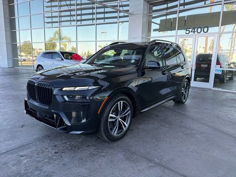 Used 2024 BMW X7 xDrive40i w/ M Sport Package AWD/4WD image 1