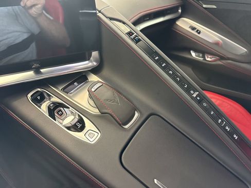 Used 2021 Chevrolet Corvette Stingray Coupe w/ Z51 Performance Package RWD image 27