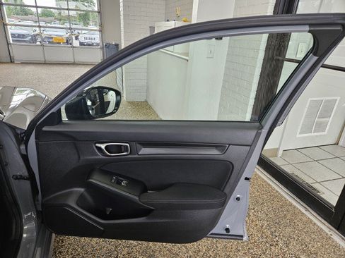 Used 2025 Honda Civic Sport image 13