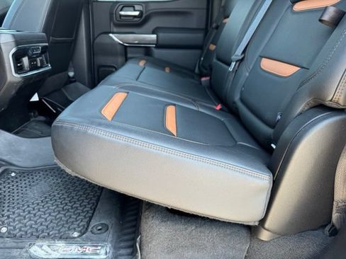 Used 2023 GMC Sierra 1500 AT4 w/ AT4 Preferred Package AWD/4WD image 8