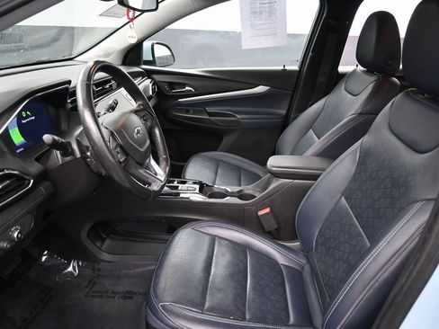 Used 2022 Chevrolet Bolt EUV LT w/ Convenience Package image 24