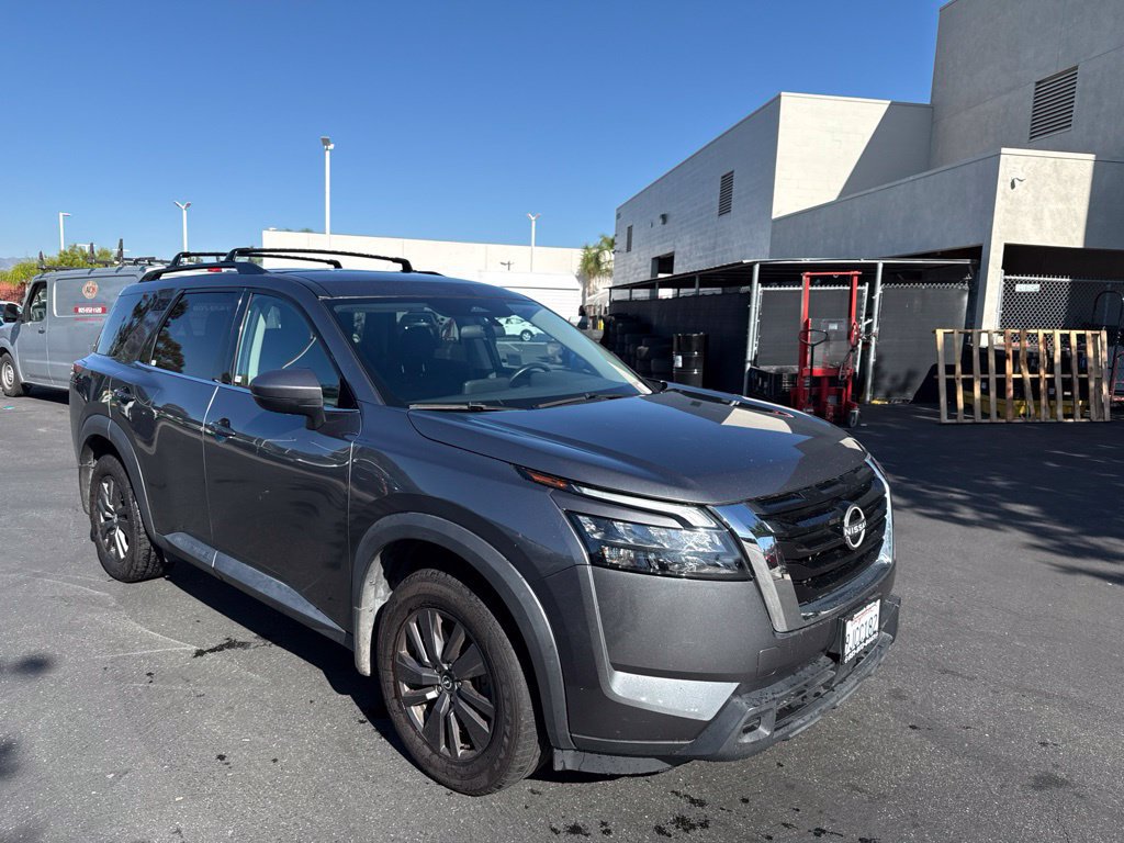 Used 2024 Nissan Pathfinder SV FWD image 1
