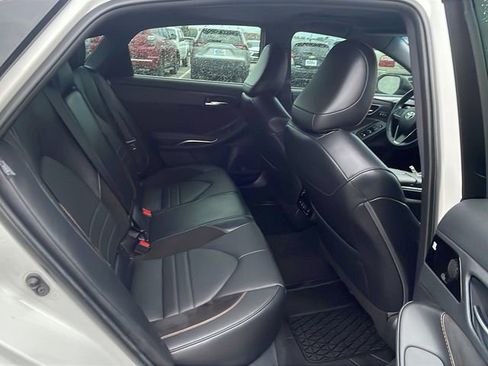 Used 2022 Toyota Avalon Touring image 16