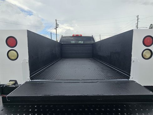 Used 2018 Chevrolet Silverado 2500 W/T w/ WT Convenience Package AWD/4WD image 10