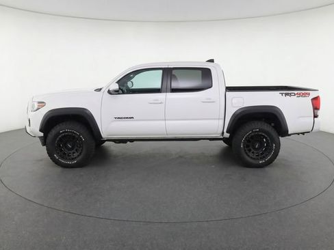 Used 2019 Toyota Tacoma TRD Sport w/ Technology Package AWD/4WD image 6