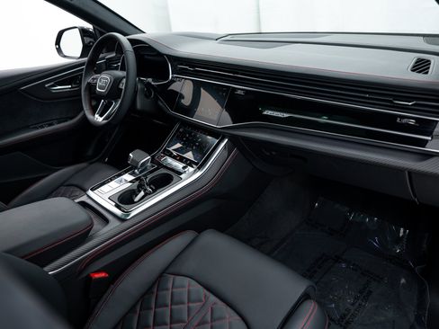 New 2026 Audi SQ8 Prestige image 9