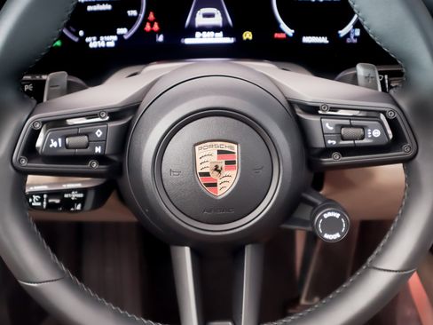Used 2025 Porsche 911 Carrera image 16