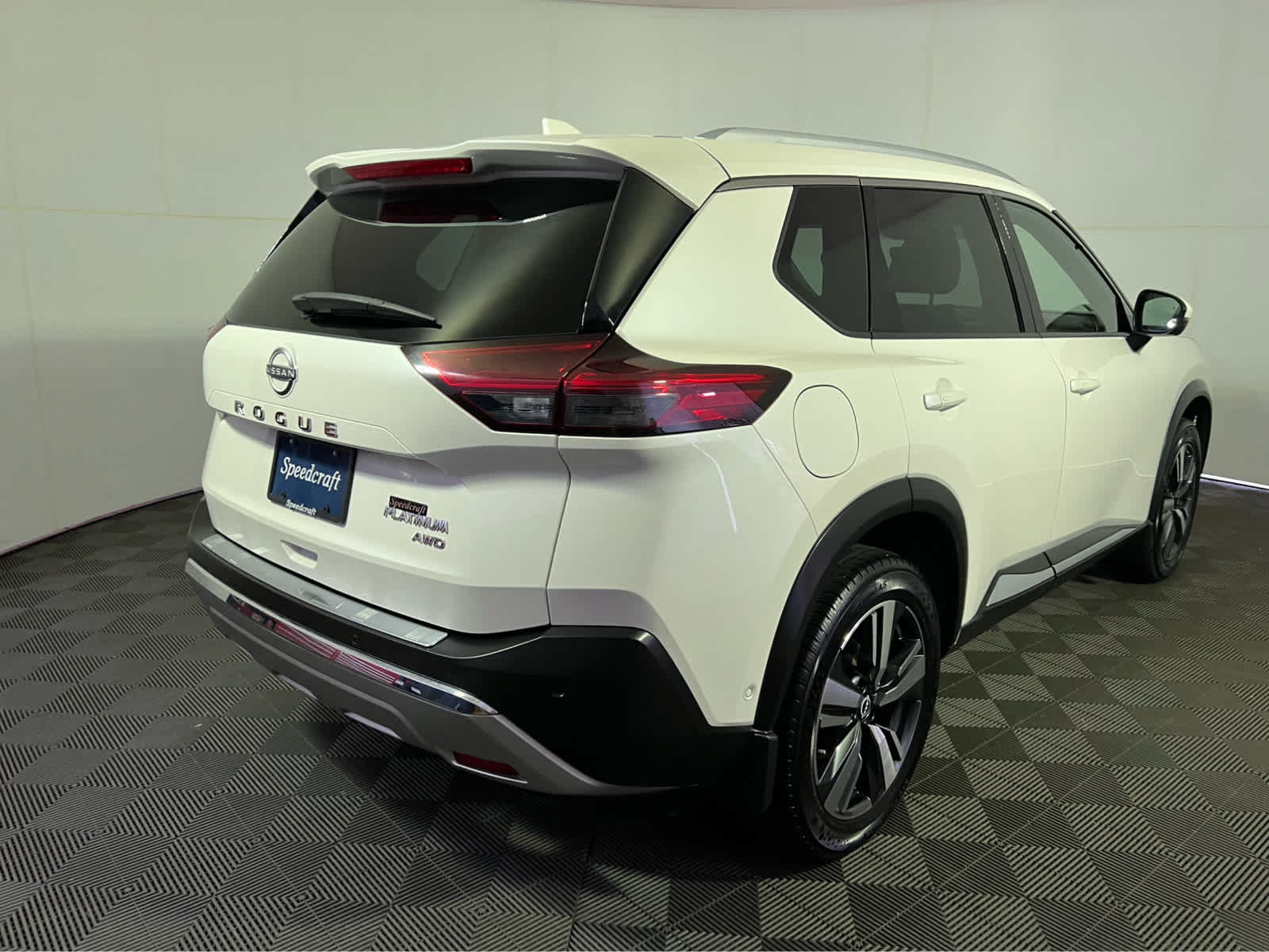 Used 2023 Nissan Rogue Platinum w/ Platinum Premium Package AWD/4WD image 7