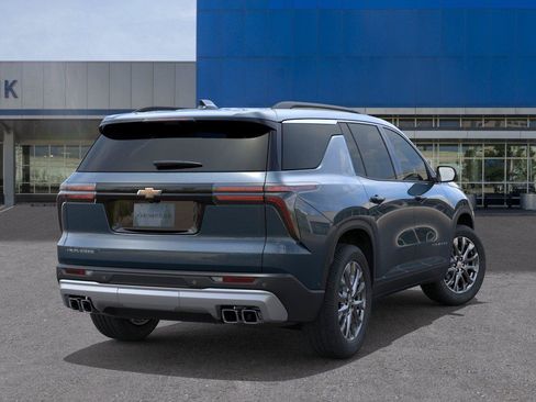 New 2026 Chevrolet Traverse LT w/ Sun and Wheel Package FWD image 4