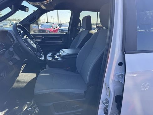 Used 2024 RAM 2500 Big Horn image 16