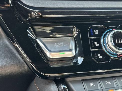 Used 2025 GMC Sierra 1500 AT4 image 16