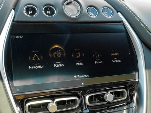 Used 2021 Aston Martin DBX AWD/4WD image 36