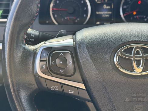 Used 2017 Toyota Camry SE image 24