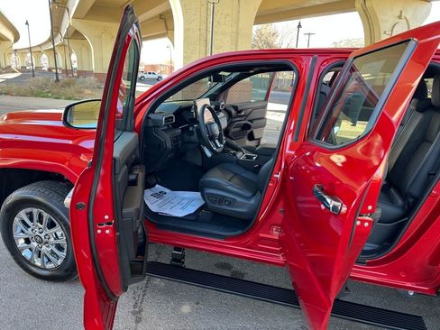 Used 2025 Toyota Tacoma Limited image 7