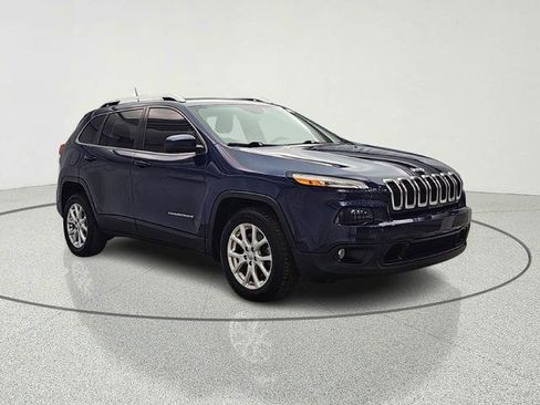 Used 2018 Jeep Cherokee Latitude Plus image 1