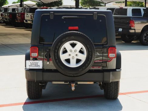 Used 2017 Jeep Wrangler Sport w/ Quick Order Package 24S AWD/4WD image 4