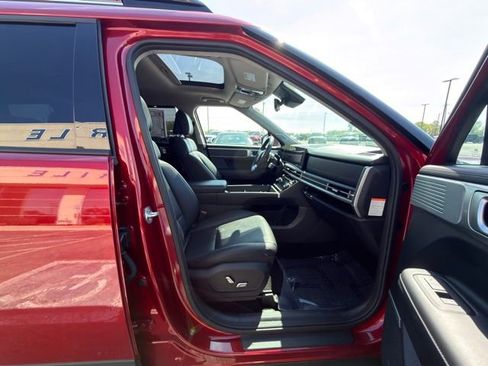 Used 2025 Hyundai Santa Fe Limited AWD/4WD image 24