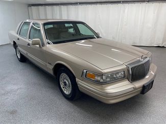 Used 1997 Lincoln Town Car Executive image 1