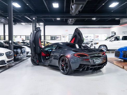 Used 2019 McLaren 570S Coupe RWD image 80
