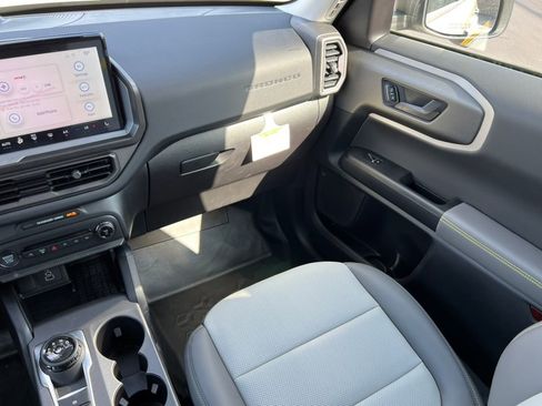 Used 2025 Ford Bronco Sport Badlands w/ Sasquatch Badlands Package image 40