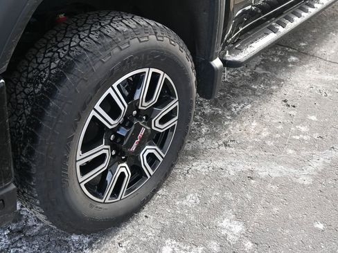 Used 2022 GMC Sierra 3500 AT4 w/ AT4 Premium Plus Package image 14