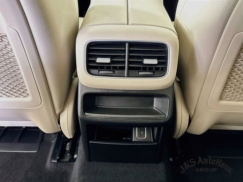 Used 2023 Mercedes-Benz GLE 450 4MATIC w/ AMG Line Exterior image 32