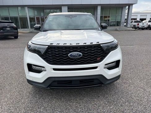 Used 2022 Ford Explorer ST w/ Equipment Group 401A AWD/4WD image 2