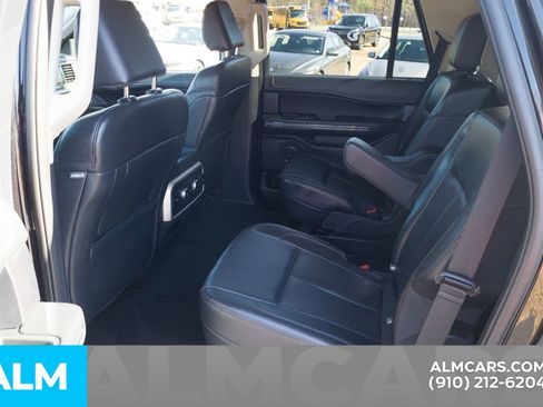 Used 2024 Ford Expedition XLT image 19