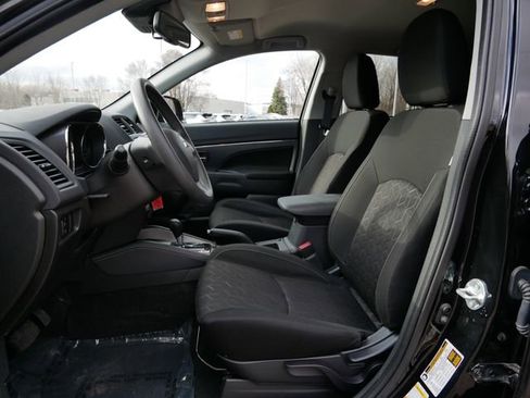 Used 2025 Mitsubishi Outlander Sport ES image 8