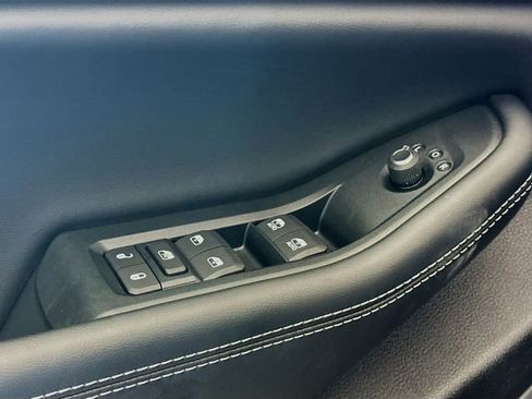 New 2025 Jeep Grand Cherokee Laredo image 16