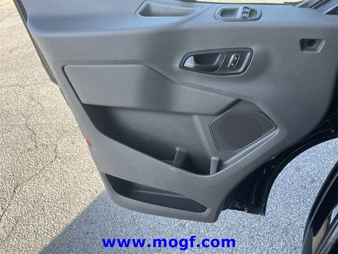 Used 2023 Ford Transit 350 XLT image 18