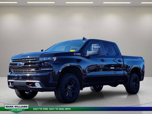 Used 2021 Chevrolet Silverado 1500 LT Trail Boss w/ Convenience Package II AWD/4WD image 8