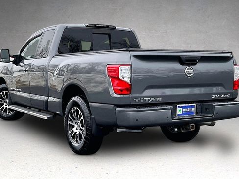 Used 2020 Nissan Titan SV w/ SV Convenience Package image 4