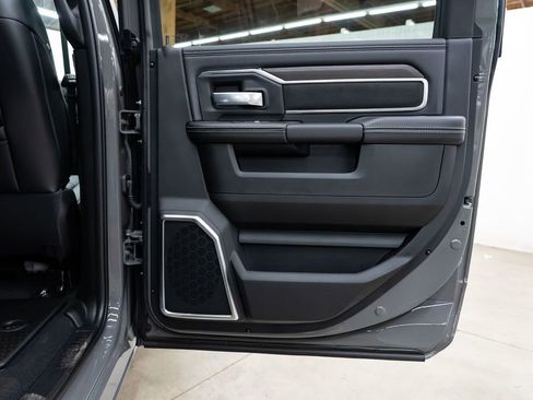 New 2026 RAM 2500 Laramie AWD/4WD image 29
