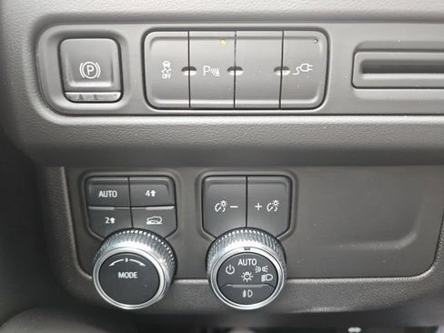 Used 2021 GMC Yukon SLE AWD/4WD image 16
