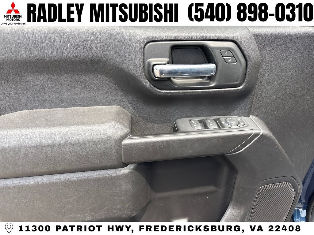 Used 2022 Chevrolet Silverado 1500 Custom w/ LPO, Dark Essentials Package AWD/4WD image 5