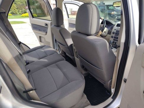 Used 2009 Ford Escape XLT FWD image 12