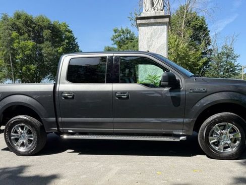 Used 2017 Ford F150 XLT w/ Equipment Group 302A Luxury AWD/4WD image 6