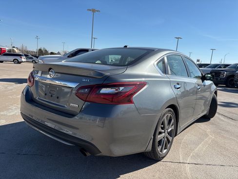 Used 2018 Nissan Altima 2.5 SR w/ SR Special Edition image 7