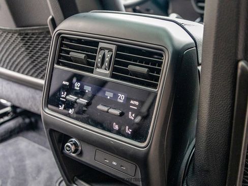 Used 2024 Porsche Cayenne Coupe image 24