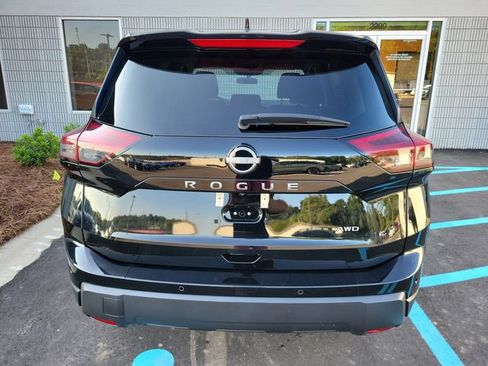 Used 2025 Nissan Rogue SV AWD/4WD image 6