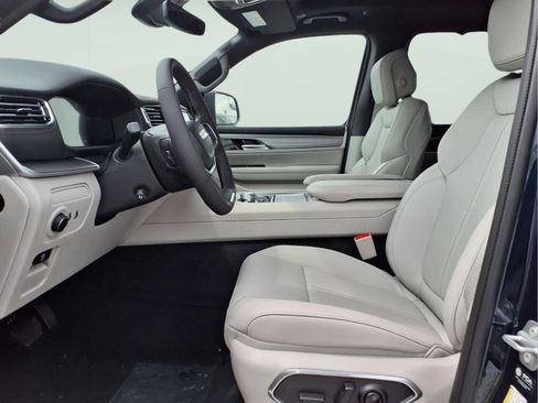 New 2026 Jeep Grand Wagoneer Limited AWD/4WD image 12