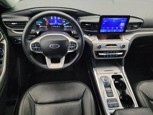 Used 2024 Ford Explorer XLT w/ Equipment Group 202A image 22