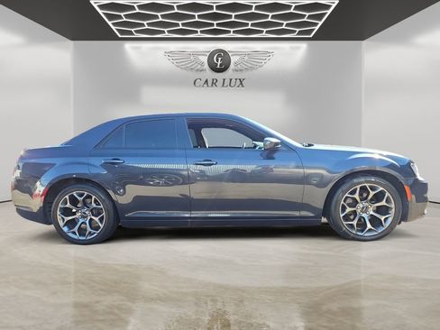 Used 2018 Chrysler 300 S image 6