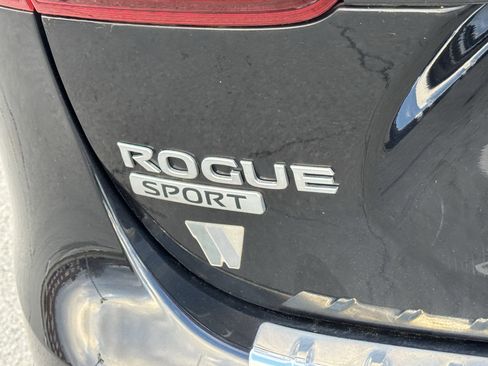 Certified 2021 Nissan Rogue Sport SV image 40