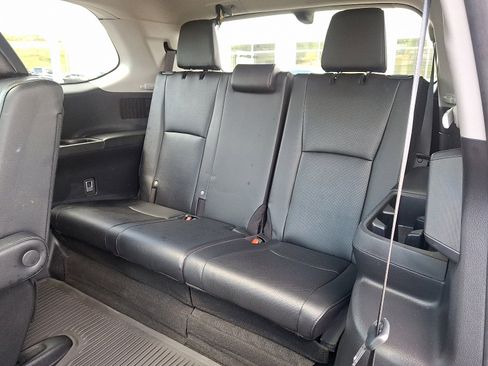 Used 2024 Toyota Grand Highlander AWD image 11