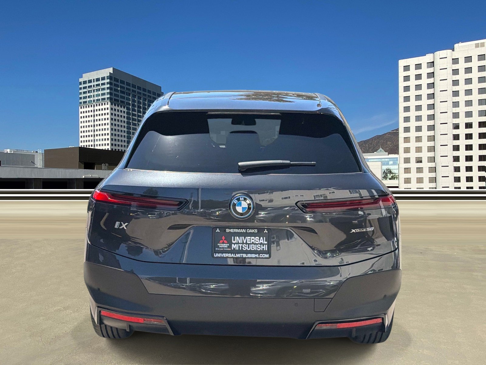 Used 2024 BMW iX xDrive50 w/ Convenience Package AWD/4WD image 4